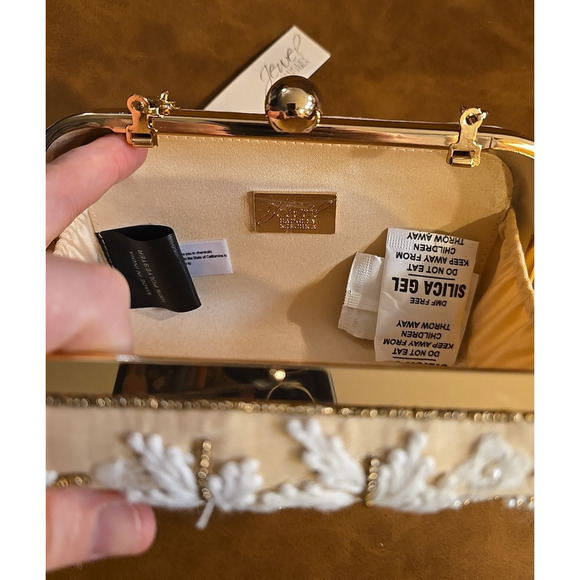 NWT Jewel by Badgley Mischka Champagne Embroidered Floral Beaded Shoulder Clutch - Picture 7 of 9